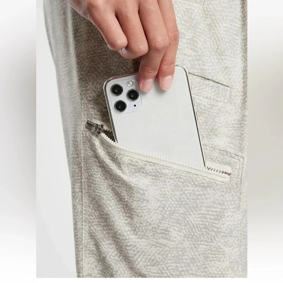 Athleta Venture Printed Pant - Picture 7 of 8